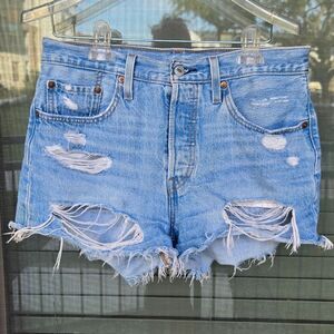501® Levi's® Original Shorts Distressed Denim Women Sz 28 Button Up Fly